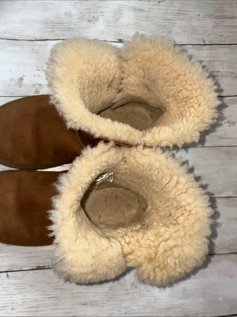 UGG Chestnut Suede Shearling-Lined size 5 women’s pre- owned - Picture 8 of 9